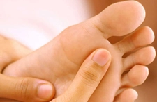 Ayakta Çıkan Mantar Belirtileri ve Tedavisi Ayakta Çıkan Mantar Belirtileri ve Tedavisi